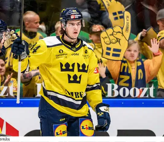 Beijer Hockey Games: Seger mot Schweiz efter backens succé Succé för Albert Johansson i Tre Kronor