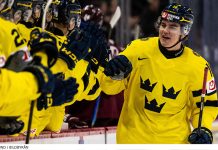 JVM: Seger mot Lettland – Juniorkronorna till semifinal Sverige till semifinal i JVM 2026
