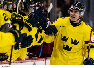 JVM: Seger mot Lettland – Juniorkronorna till semifinal Sverige till semifinal i JVM 2026