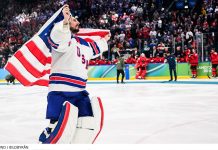 OS-guld till USA efter dramatik – Hellebuyck stor matchvinnare i finalen OS-guld till USA - första sedan 1980.