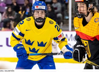 Förlust för Damkronorna i VM-premiären