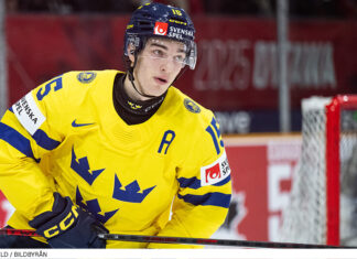 JVM: Inför Sverige – Kazakstan Juniorkronornas David Edstrom