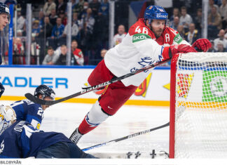 Smällen för Tjeckien: VM-hjälten lägger av