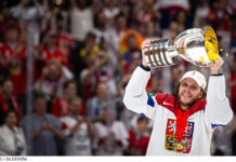 Drömmen som blev sann – en summering av VM i ishockey 2024 David Pastrnak firar VM-guld på hemmaplan