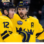 Tre Kronor avslutar 4 Nations med seger mot USA Gustav Nyquist och Erik Karlsson