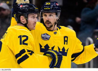 Tre Kronor avslutar 4 Nations med seger mot USA Gustav Nyquist och Erik Karlsson