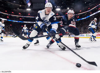 VIDEO: Se USA:s målfest mot Finland i 4 Nations Se målen när USA vann premiären i 4 Nations