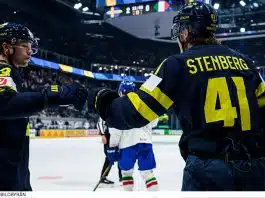 VM: Succé för Stenberg när Tre Kronor besegrade Italien Seger för Tre Kronor mot Italien i Hockey-VM