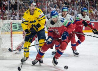 Missar VM-finalen – Jan Rutta stängs av i en match Jan Rutta i matchen mot Tre Kronor.