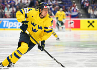 Seger i premiären för Tre Kronor – summering av första VM-dagen Joel Eriksson Ek matchhjälte i Tre Kronors VM-premiär