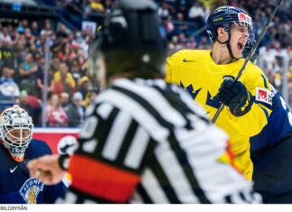 Spänning när Sverige tog sig till semifinal – se avgörandet mot Finland här Joel Eriksson Ek sköt Tre Kronor till semifinal i Hockey-VM