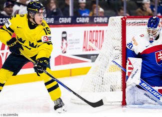 JVM: Seger för Juniorkronorna i premiären mot Slovakien Seger för Juniorkronorna i JVM-premiären