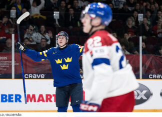 JVM: Seger för Juniorkronorna mot Tjeckien – Lettland väntar i kvartsfinal Juniorkronorna till kvartsfinal i JVM