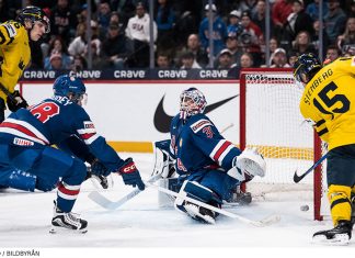 VIDEO: Juniorkronorna vinner gruppen – se målen mot USA här Seger för Juniorkronorna i gruppfinalen mot USA
