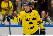 Seger för Tre Kronor i säsongspremiären Seger för Tre Kronor i säsongspremiären.