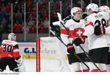 VIDEO: Schweiz rusar mot slutspel – se målen mot Österrike här Schweiz krossade rivalen i Hockey-VM