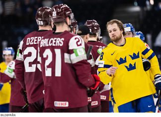 VM: Efter Sveriges seger – tufft möte i kvarten