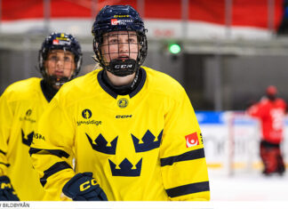 Damkronorna segrade i första ronden mot Schweiz