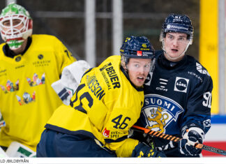 Seger för Tre Kronor mot Finland i första VM-testet Seger för Tre Kronor i VM-genrepet