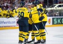 Tre Kronor tog brons i hockey-VM – vann över Kanada Erik Karlsson och lagkamraterna firar målet i bronsmatchen.